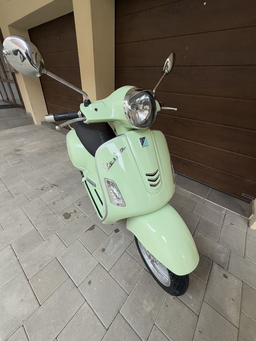 De vanzare Scuter Vespa  GTS  Sport 125cc