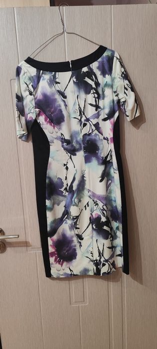 Рокли, размер 44 и 46. Не са носени.