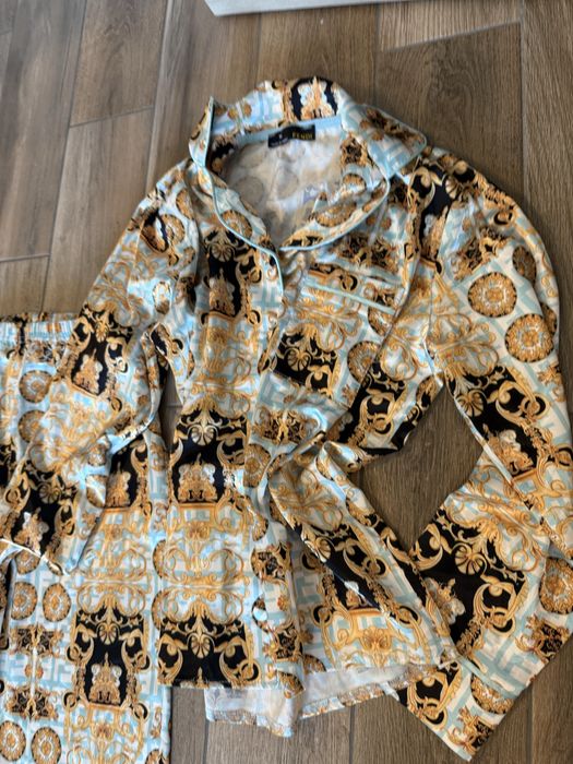 Голям лот от дрехи guess, adidas, under armor zara