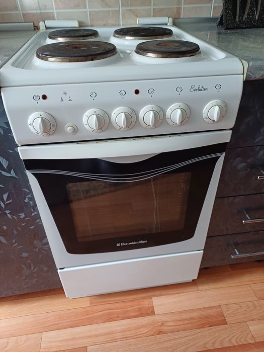 Продам электроплиту б/у, в хорошем состоянии.