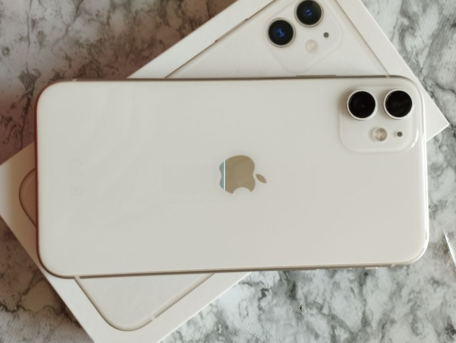 Продам iPhone 11