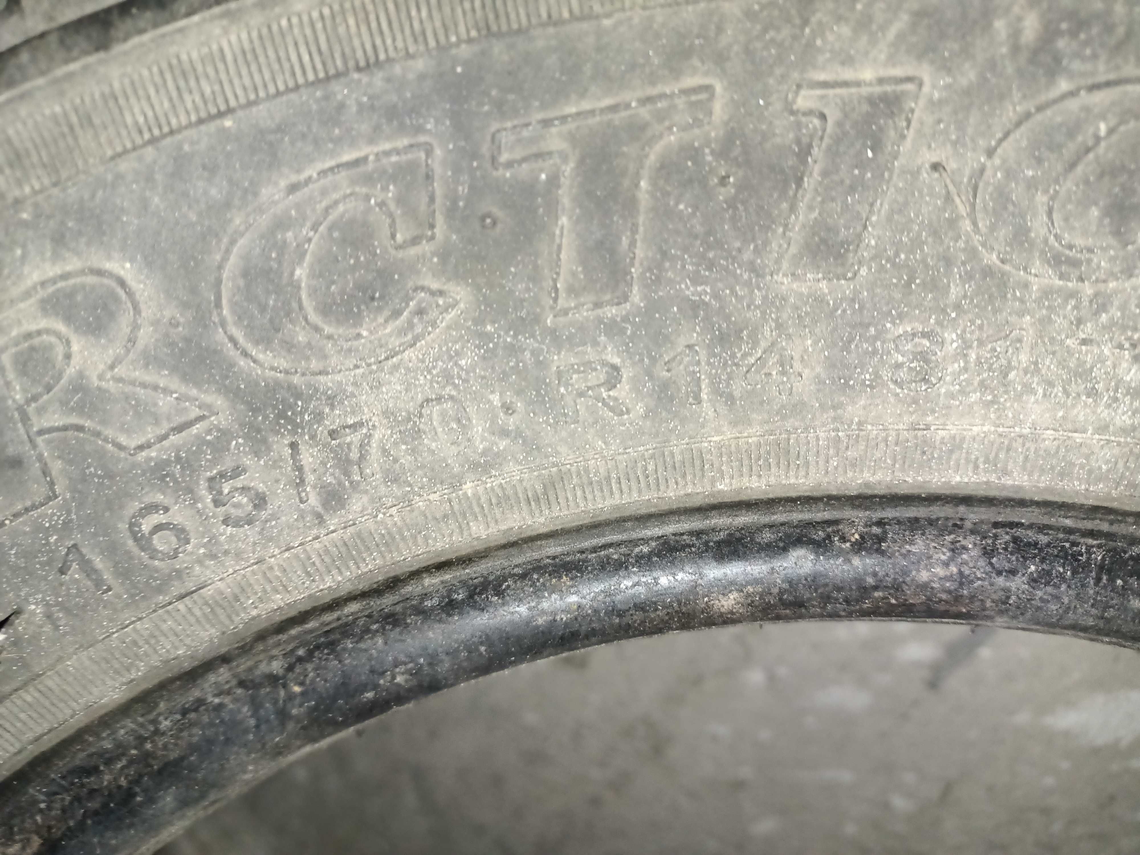 Anvelope 165/70 R14