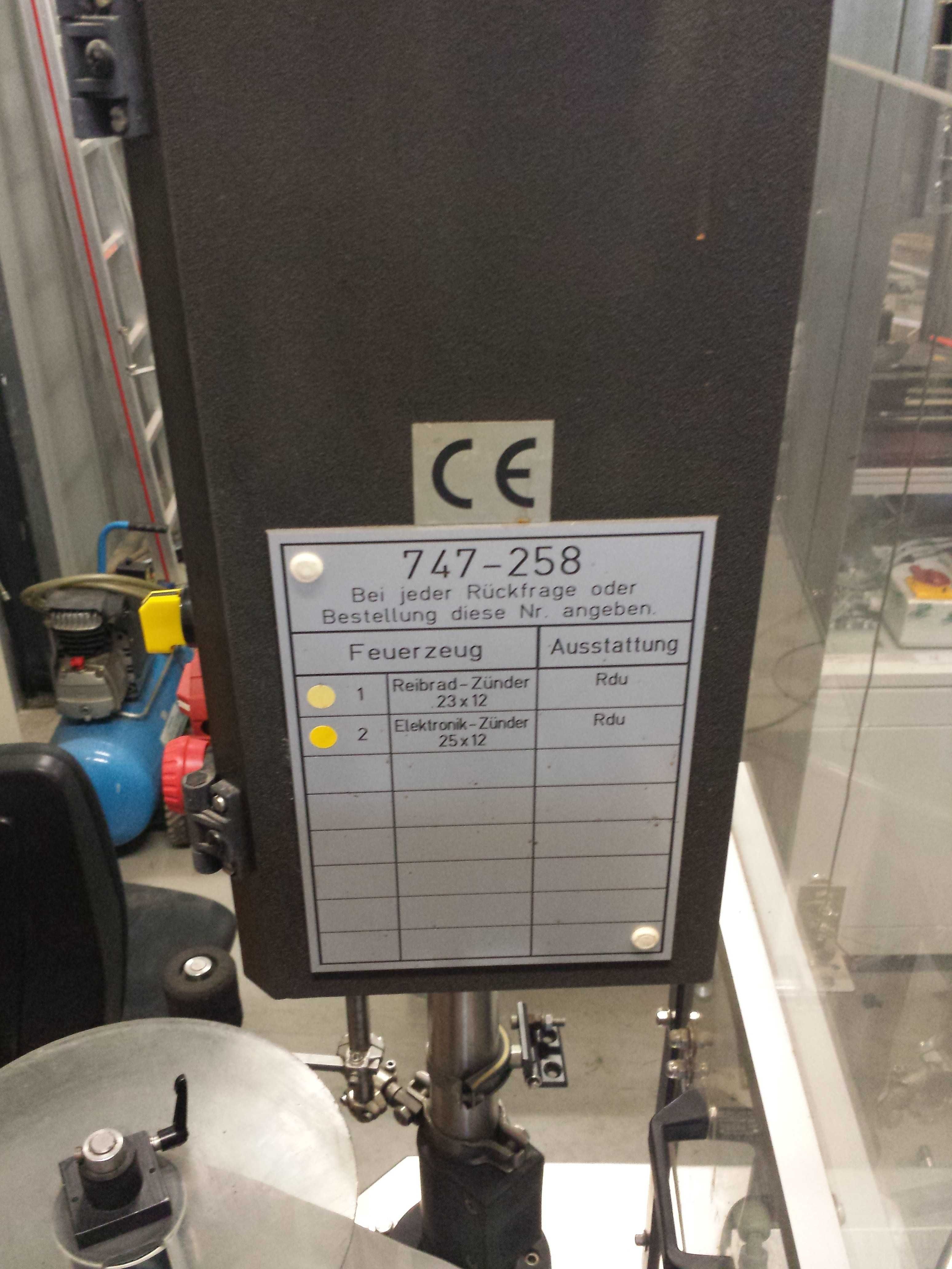 Продавам автоматична етикетираща машина за цилиндрични/овални артикули