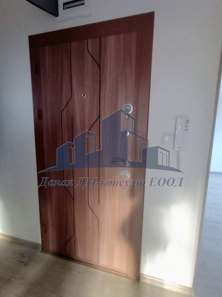 Продава се Тристаен апартамент в Шумен, Добруджански - 83 кв.м за 1708 €/кв.м - Снимка #4