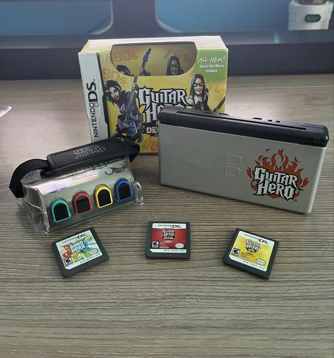 Nintendo Ds Lite Guitar Hero Special Edition