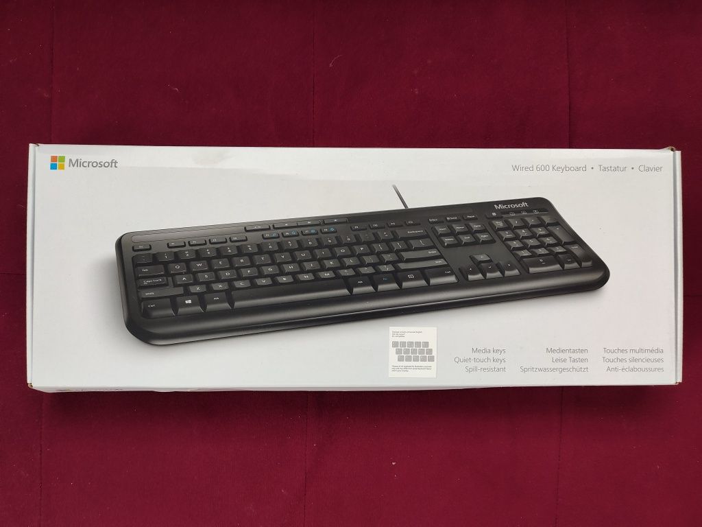 Vand tastatura Microsoft nou