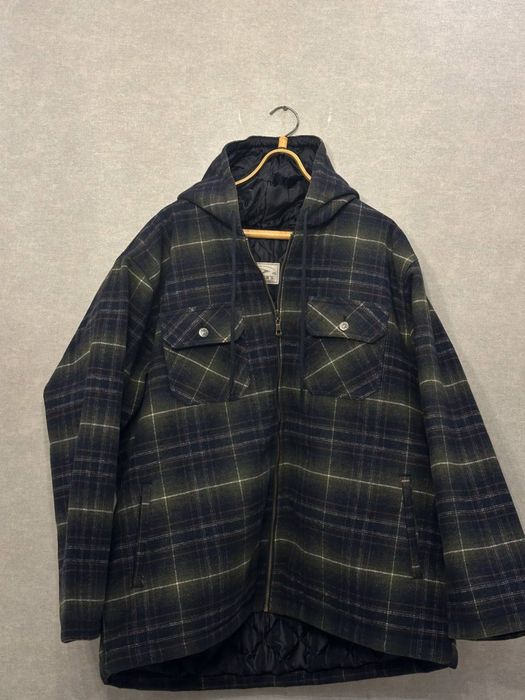 Теплая куртка с капюшоном