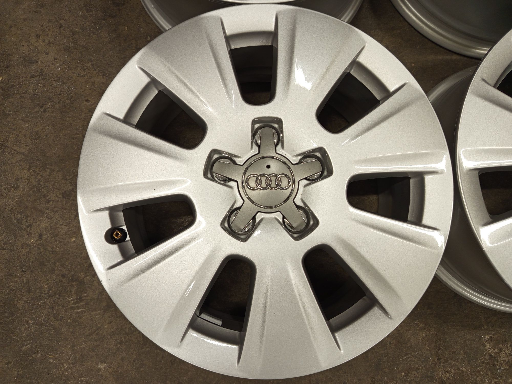 16" Audi A3 8P Оригинални Джанти 5x112 Audi A3