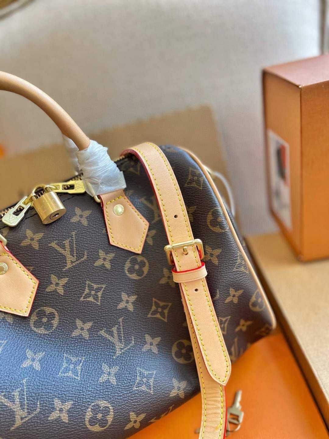 Geanta de mana dama Louis Vuitton LV 3423-46