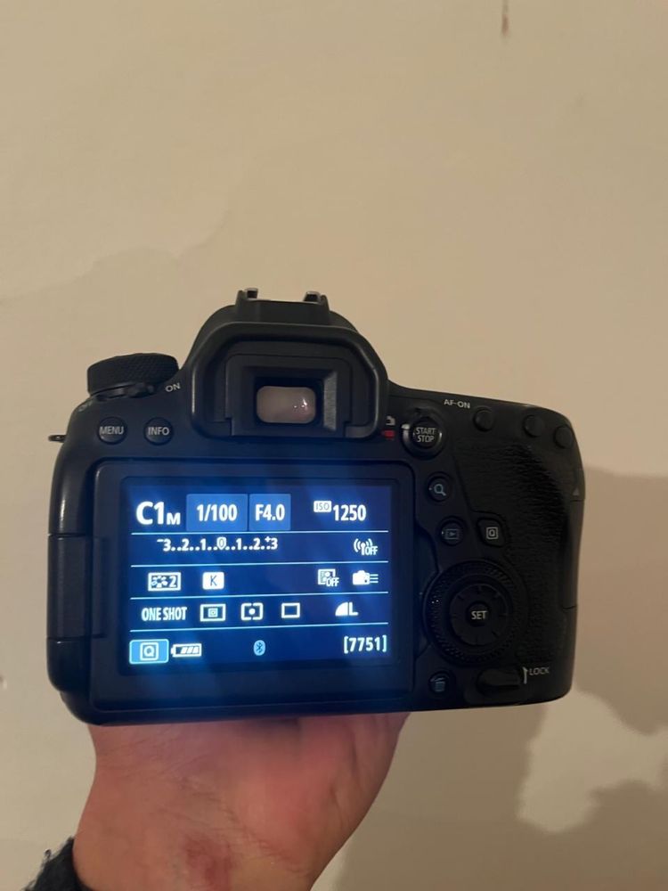 Canon 6d mark2 с объективом 24-105 в отличном состоянии