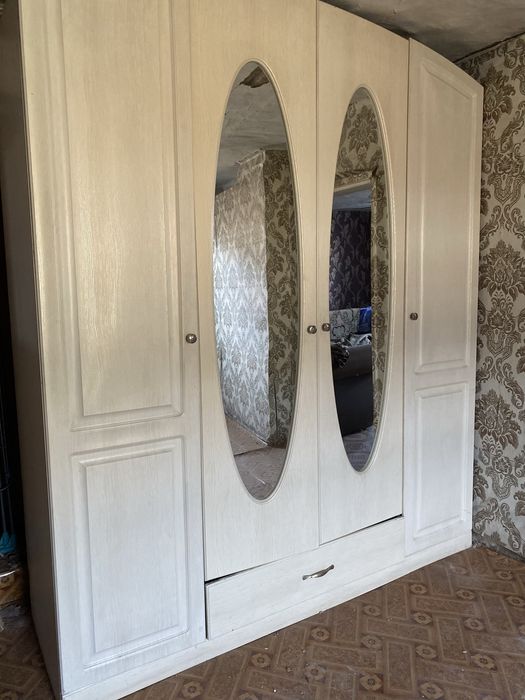 Продам шеаф в комнату