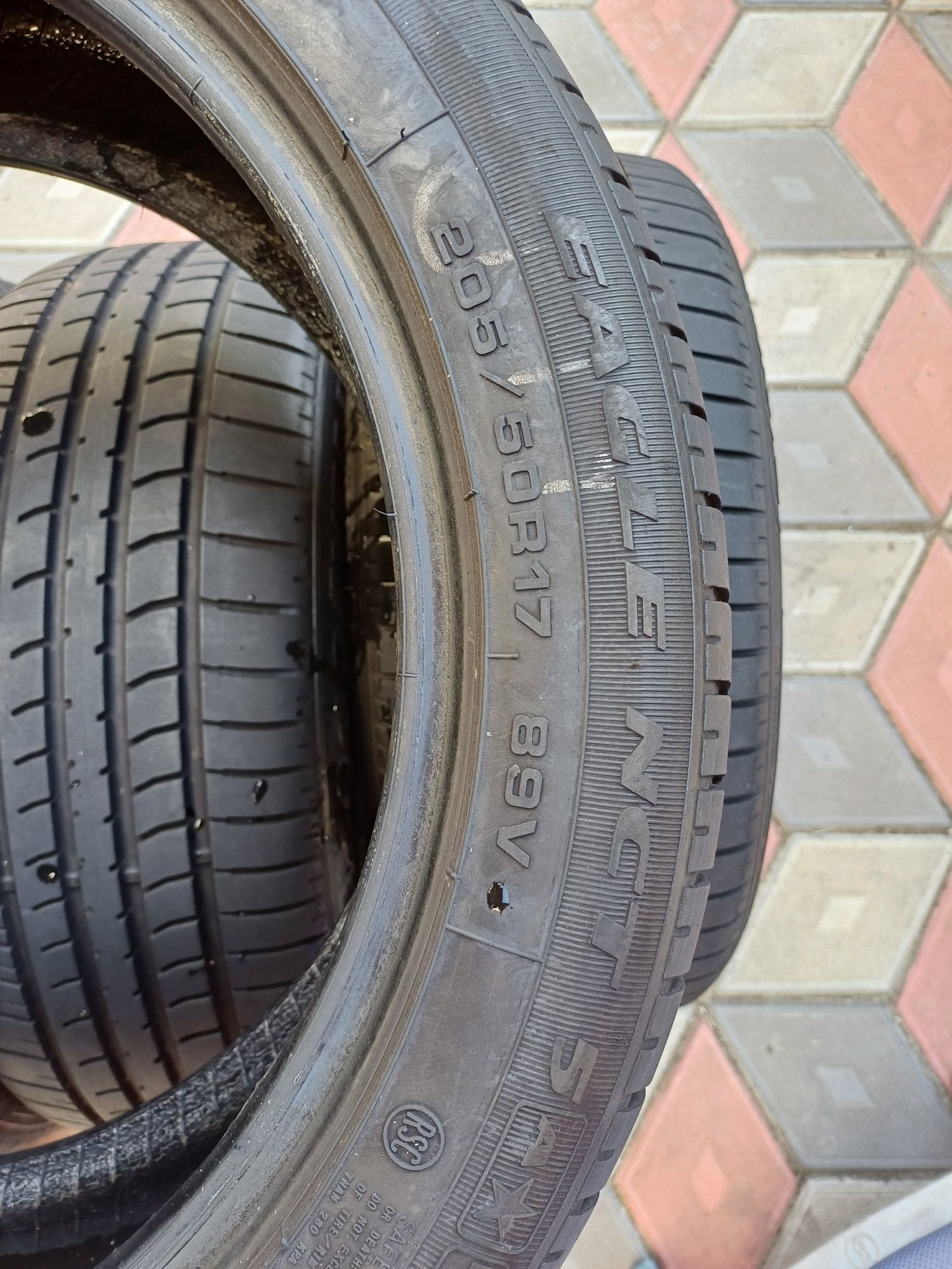 Vand 4 anvelope de vara 205 50 r17 GOODYEAR foarte bune