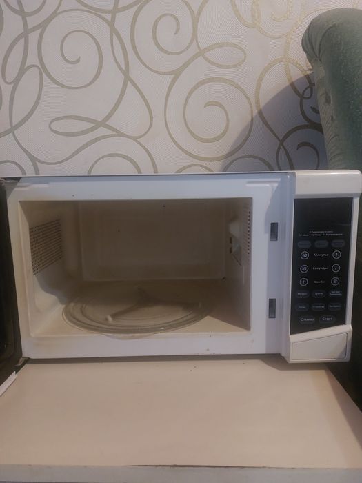 Продаю бу микроволновку