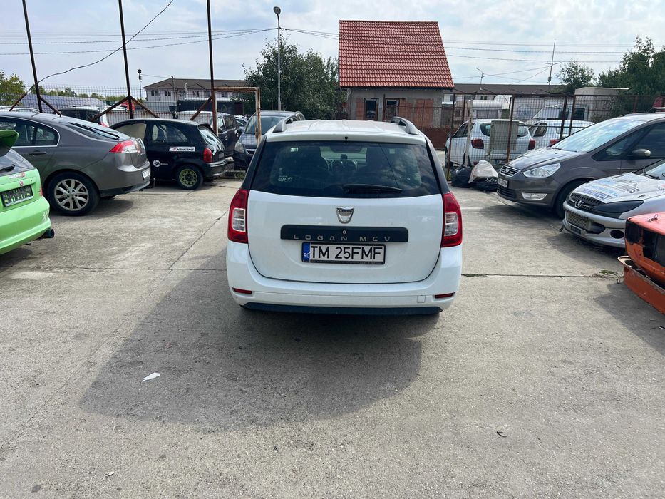 Inchiriez dacia logan mcv bolt/uber-Oradea
