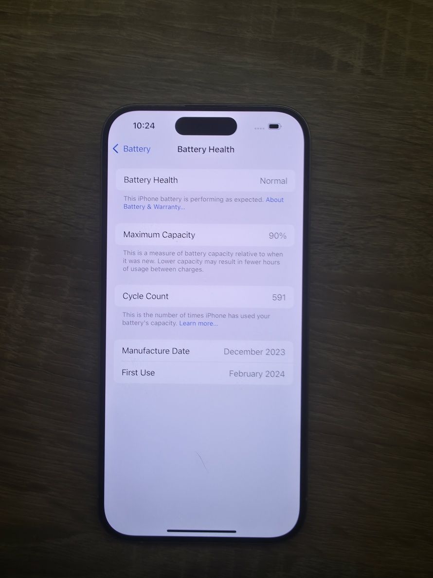 iPhone 15 Pro 128GB Бял 
Телефонът е в отлично състояние, ба
