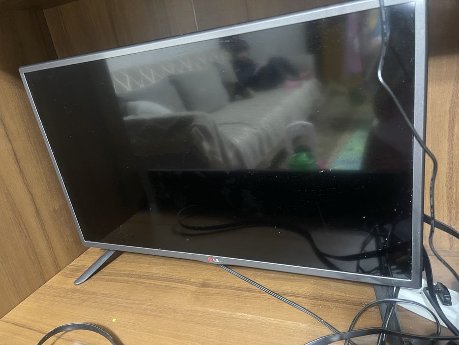 Телевизор большой и маленький 2шт