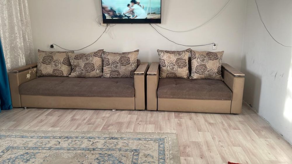 Диван в хорошем состояний