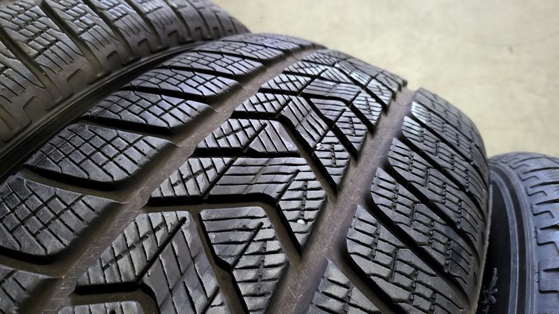 235/60/18 PIRELLI 4бр