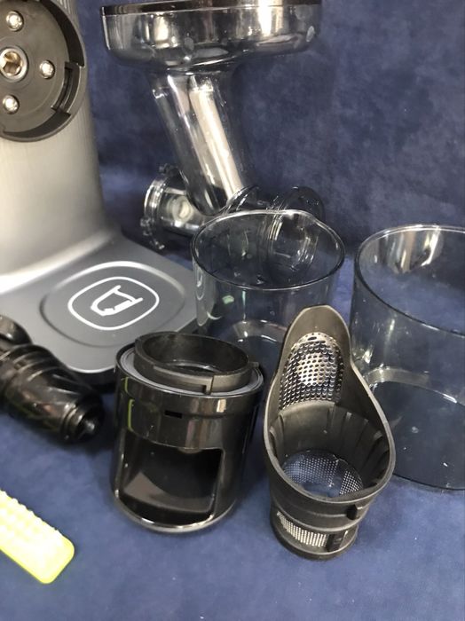 Компактна сокоизстисквачка Amzchef