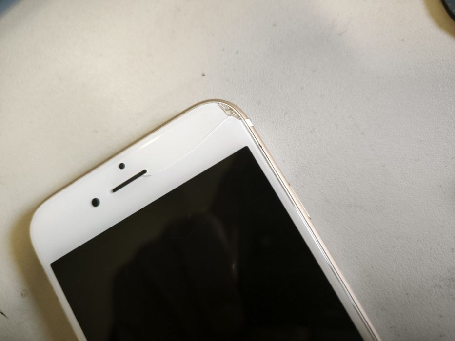 iPhone 5 și iPhone 6S