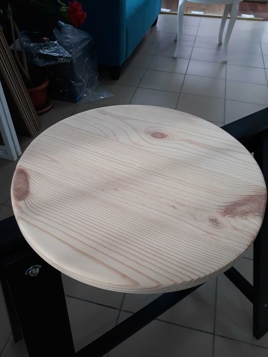 Vindem Blat din lemn masiv de pin pentru spatii de lucru/spatii comer