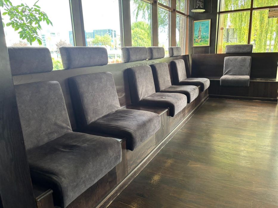 Vand mobilier cafenea – 12 metri liniari, cu structură completă