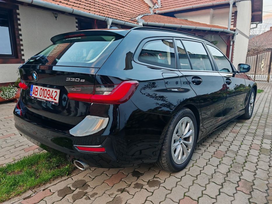 BMW seria 3 330e xDrive Plug-in Hybrid