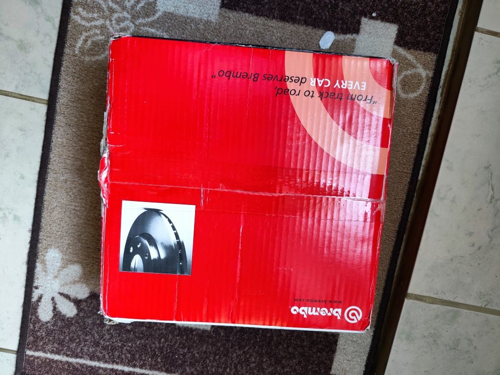 Спирачни дискове Brembo, чисто нови Nissan, Infinity