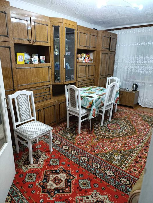Продам 3-х комнатную улучшенную по ул. Ауэзова 27, этаж 3\5