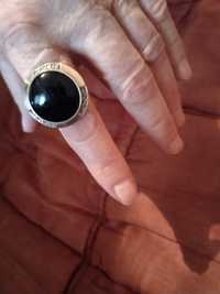 Продам перстень серебряный с позолотой с камнем(обсидиан).