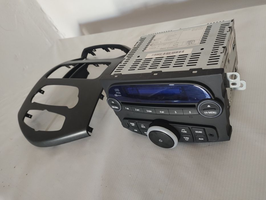 Янги Спарк магнитофон сотилади 300 минг