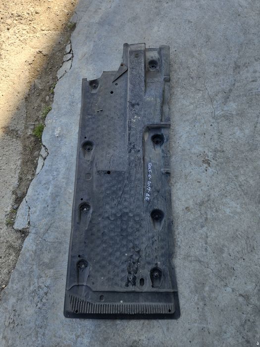 scut lateral dreapta volkswagen golf 6 2.0 motorina 2013
