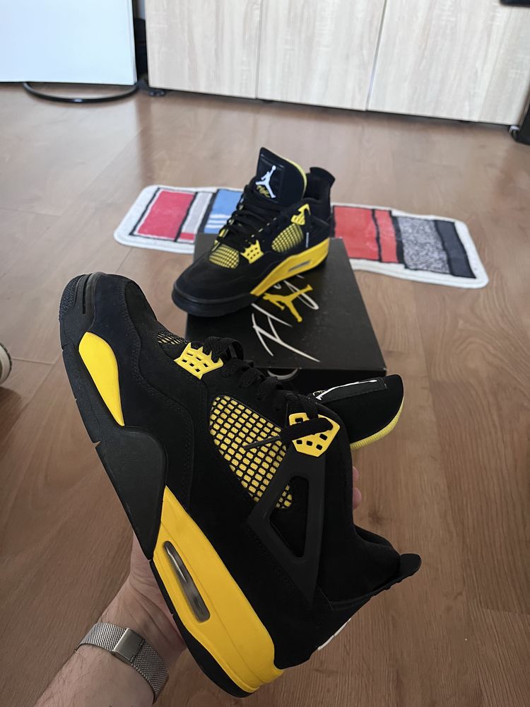 Jordan 4 yellow thunder
