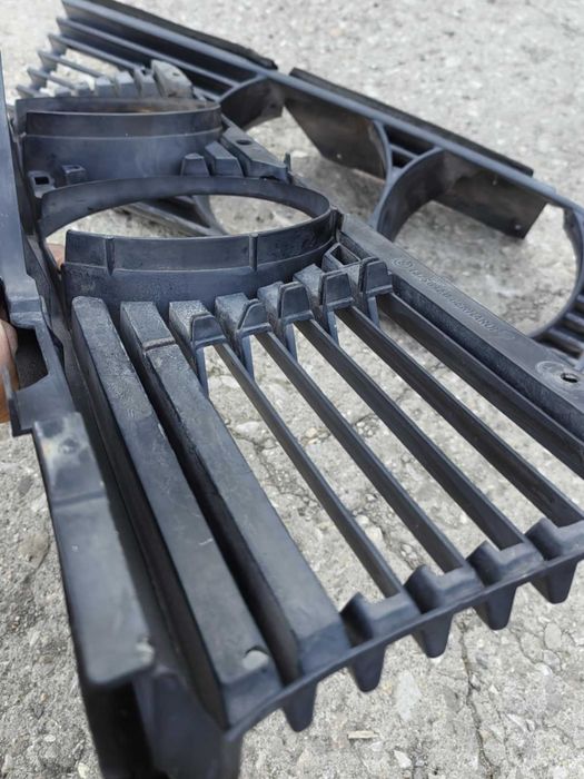 BMW E30 предна решетка