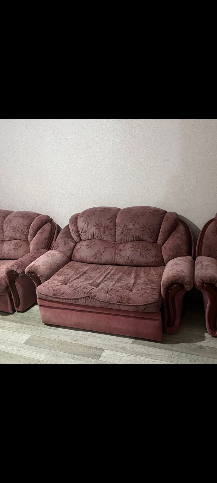 Диван сатылады . Продаётся Диван тройка