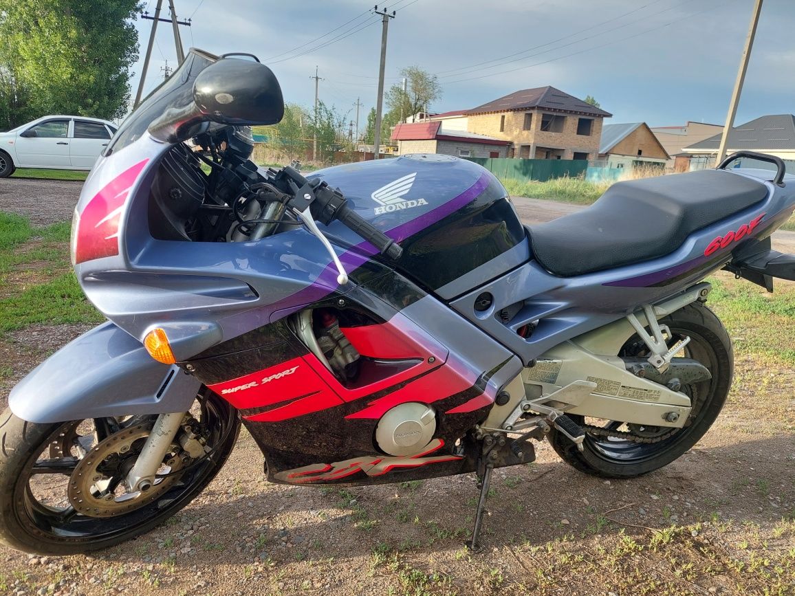 Мотоцикл Хонда CBR 600