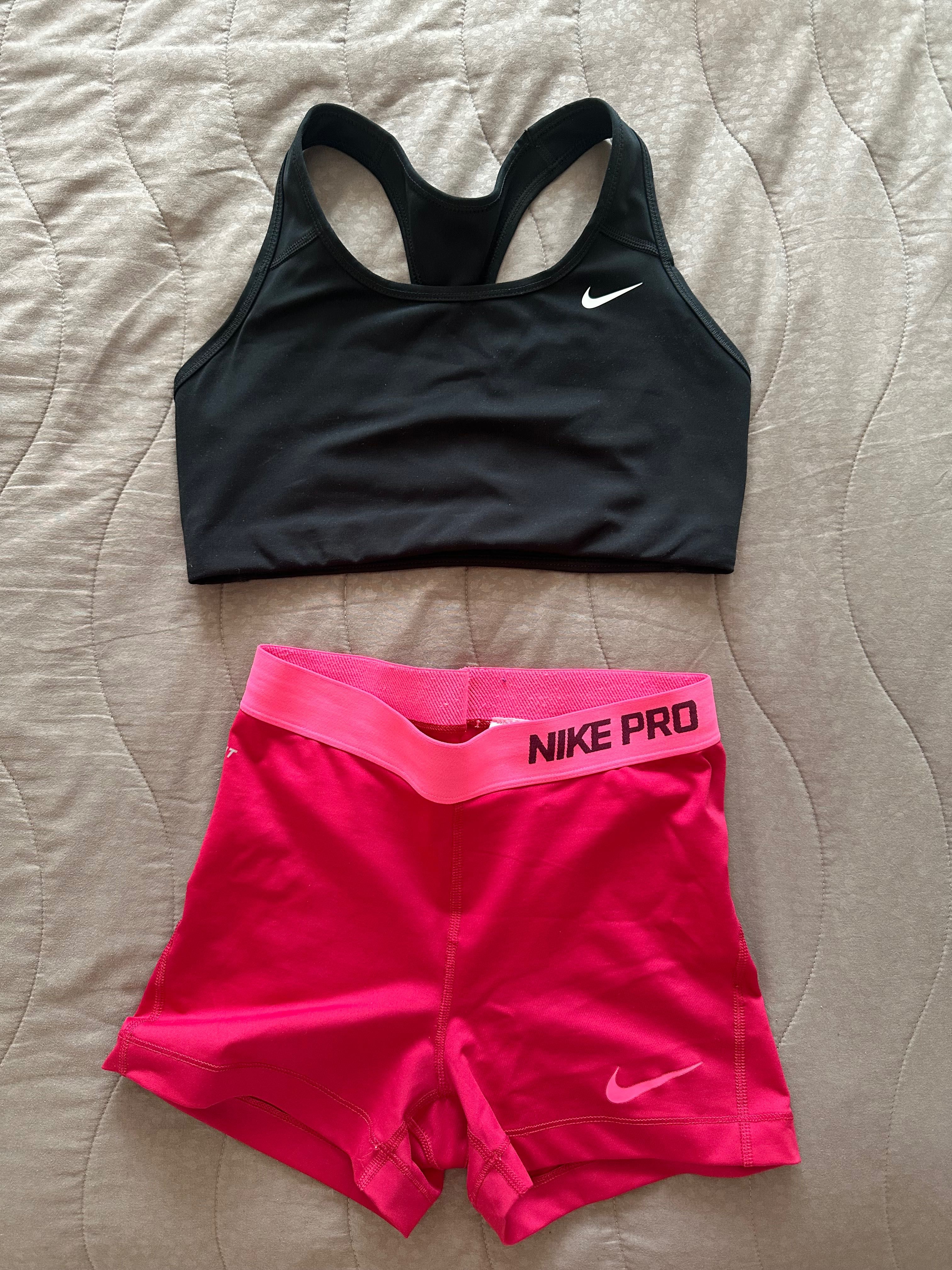 Спортен сутиен и клин nike
