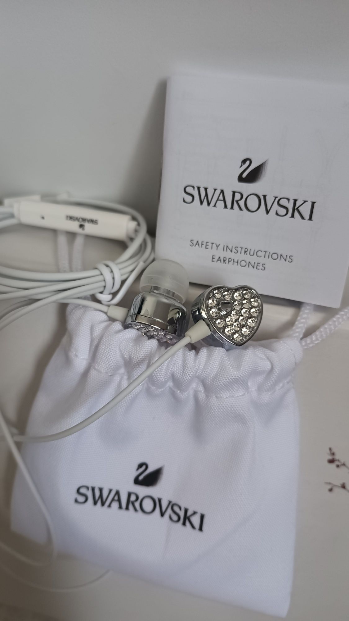 Casti cu cristale Swarovski pentru telefon