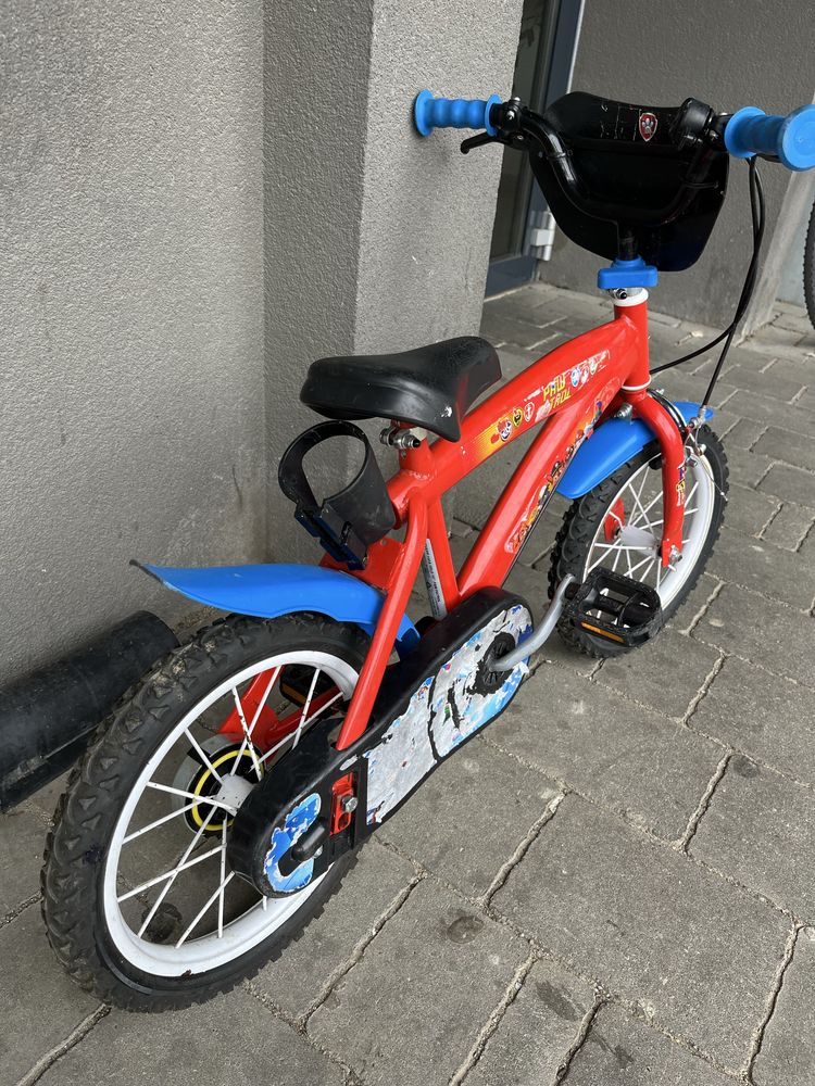 Vând bicicletă copii cu roți pe 14”