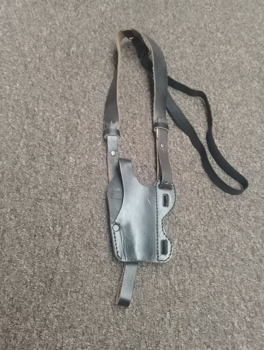 Кожен кобур за Макаров