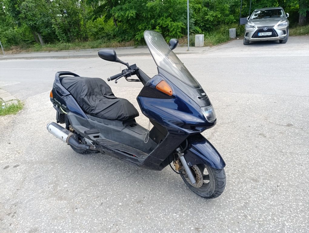 Продавам yamaha majesty 250 DX