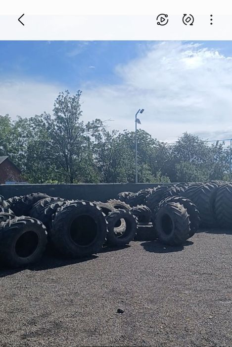 Гуми за трактори и комбайни