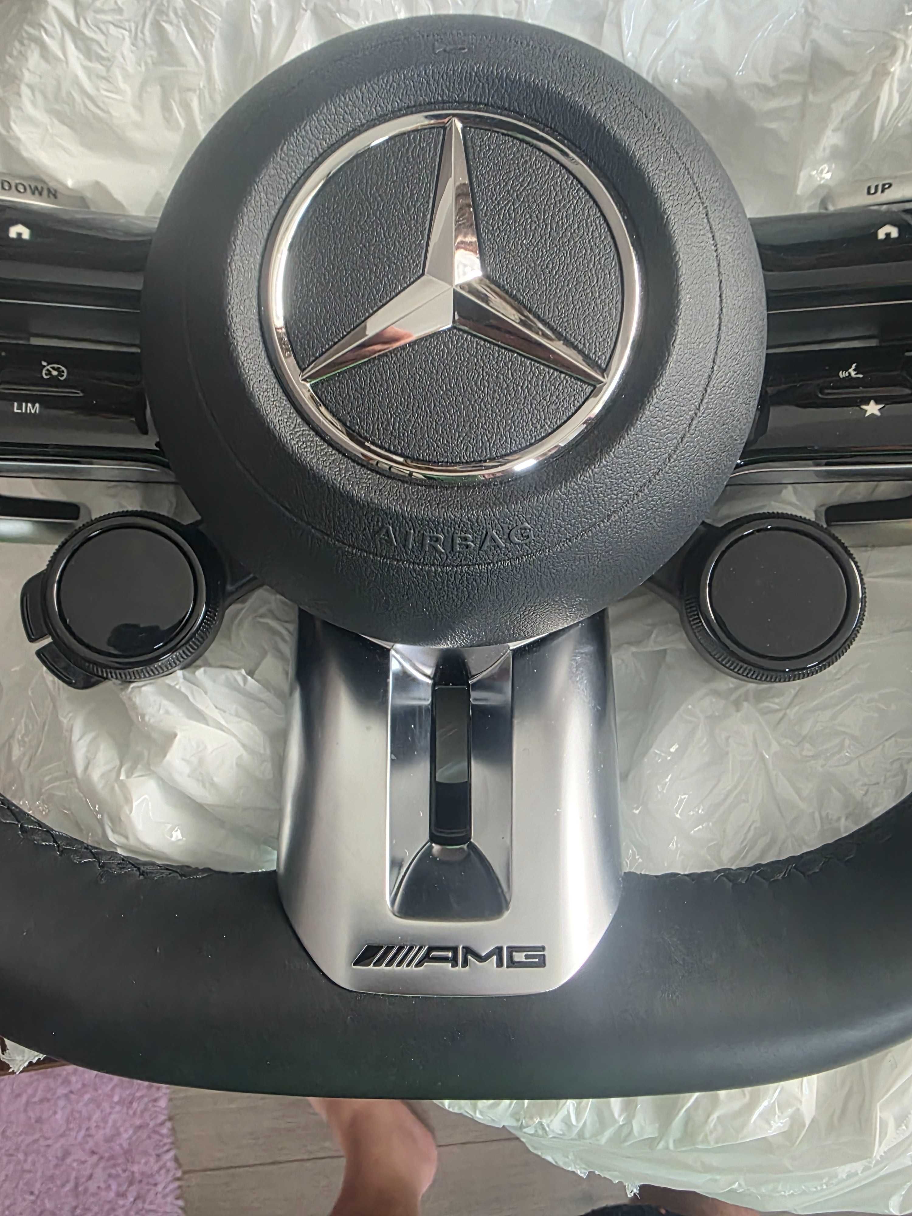 Оригинален волан за Mercedes AMG с пера за управление за