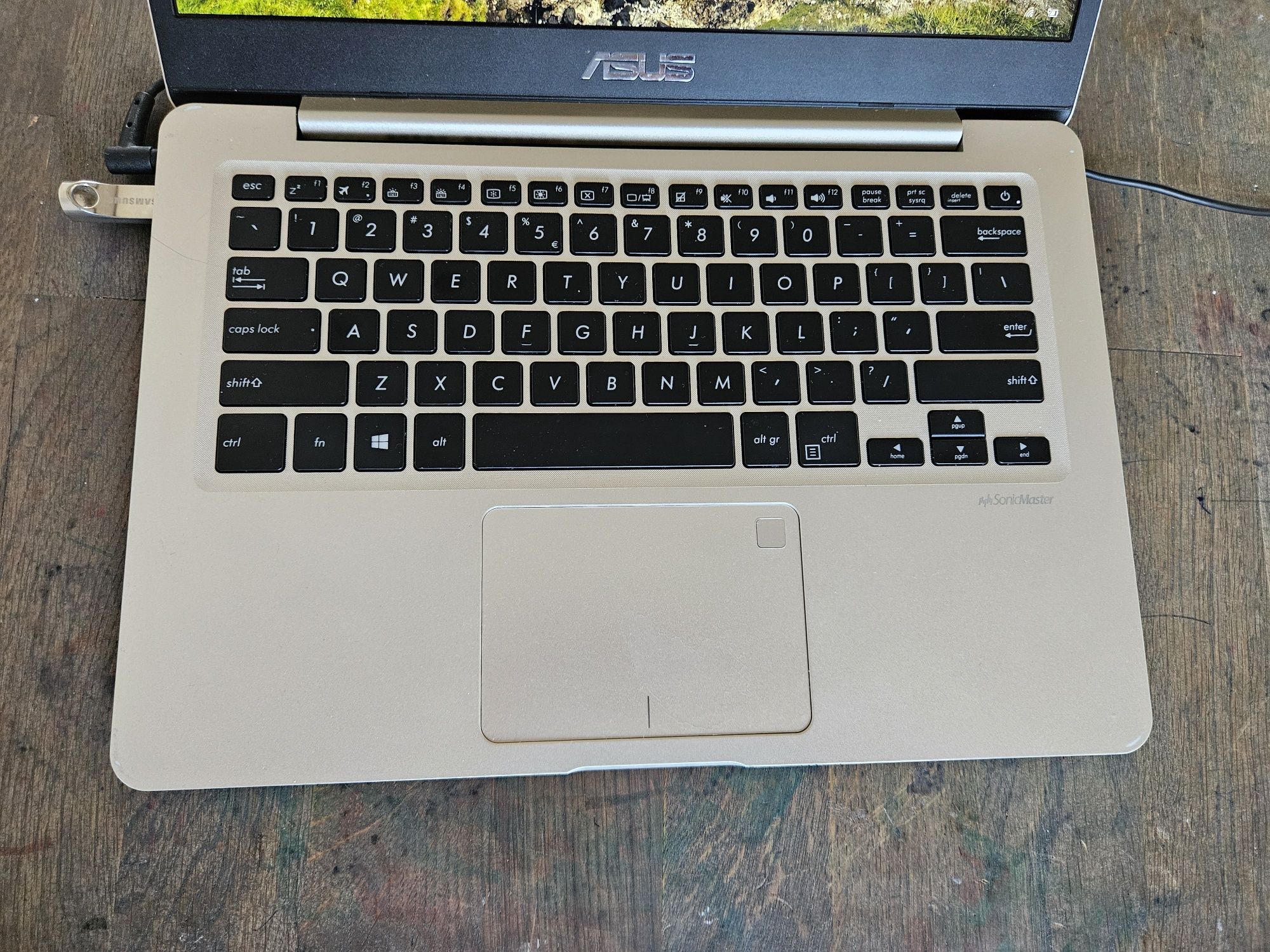 Laptop i5 8250 cpu 1.6/1.8 8gnb ramwin 10 pro