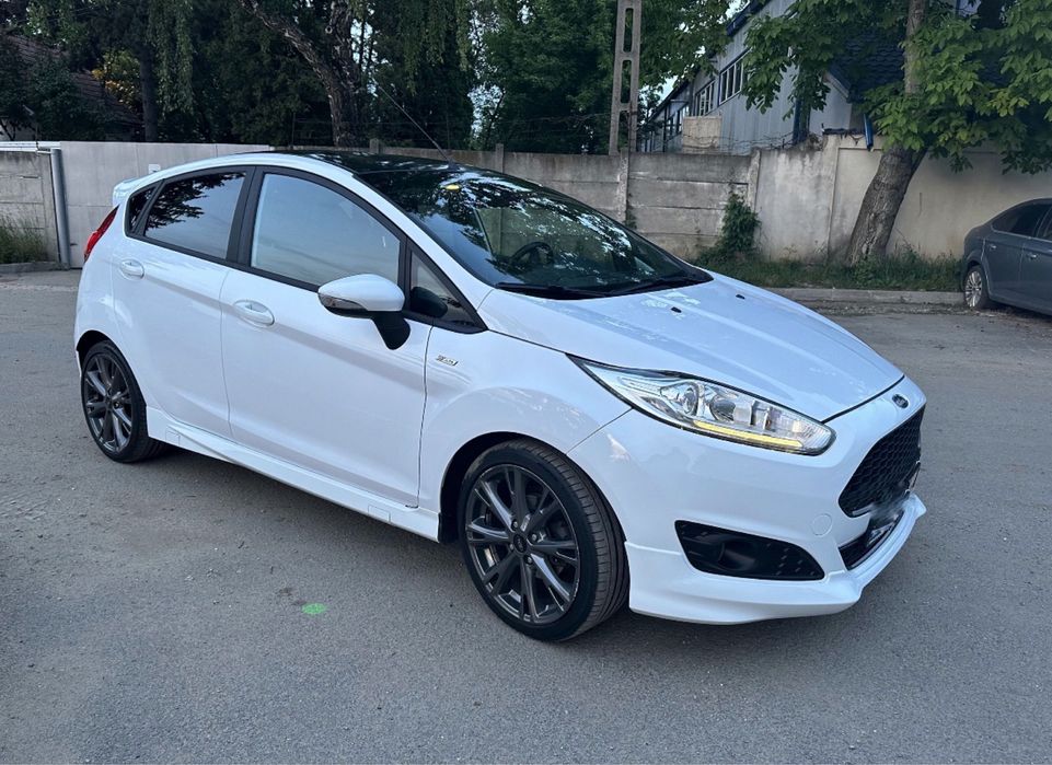 Ford Fiesta ST-line alb 140cp