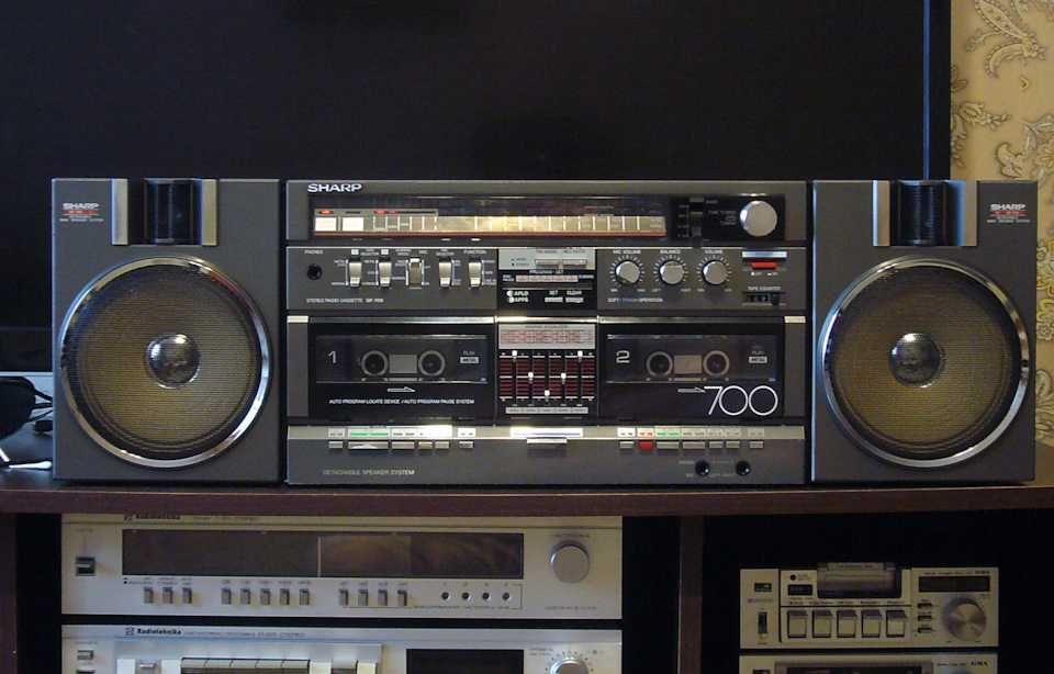 Sharp gf 700 в черном цвете