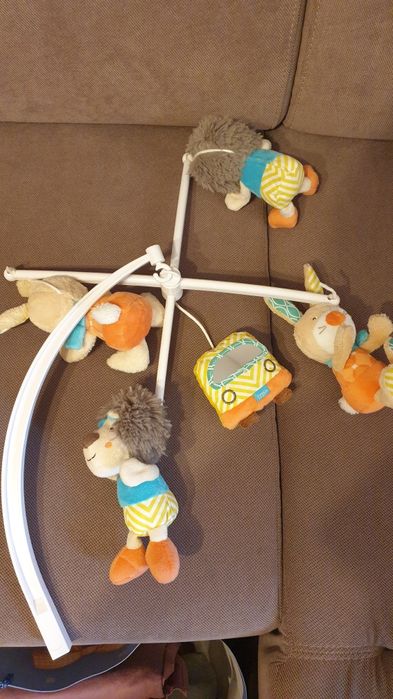 Carusel muzical pt patut de bebe