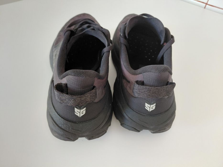 Hoka Speedgoat 6, Negru, 9.5