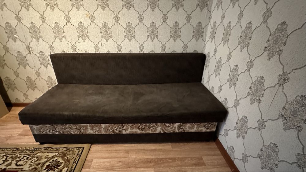Продаю за символическую цену Тахта и диван раскладной.