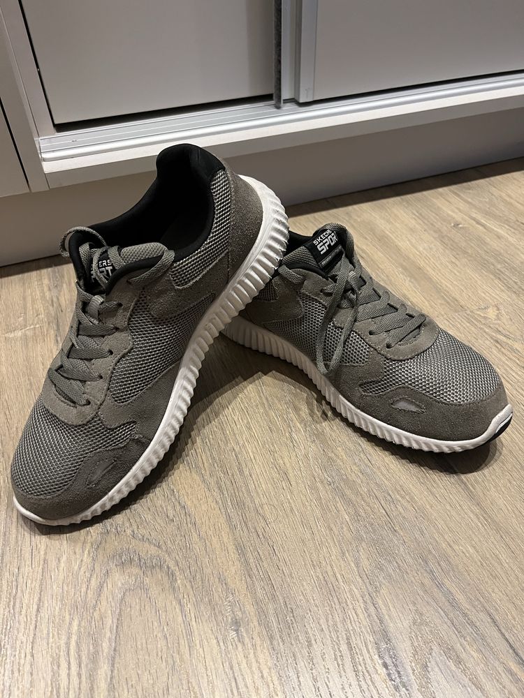 Skechers marime 44